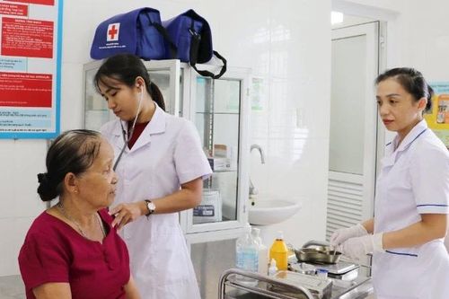 Xử lý bất cập cho trạm y tế tuyến xã
