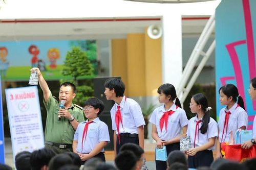 Đưa kỹ năng công dân số vào hoạt động giáo dục