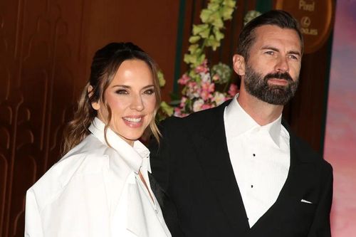 Nữ ca sĩ Mel C (Spice Girls) bí mật kết hôn với bạn trai người mẫu, váy cưới do Victoria Beckham thiết kế