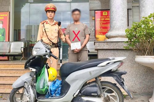 Hà Nội: CSGT phát hiện kẻ trộm xe máy từ vụ tai nạn giao thông