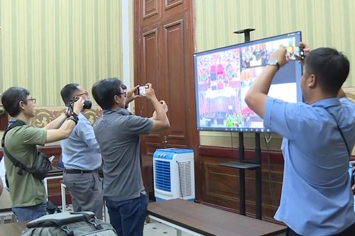 Siết chặt quy định mang thiết bị điện tử vào phiên tòa từ 1/8