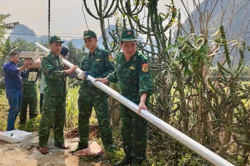 'Thắp sáng vùng biên' - Thắp sáng 'thế trận lòng dân' nơi biên cương