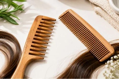 Lược chải tóc răng thưa hay răng dày tốt hơn?