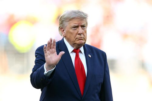 Tổng thống Trump tiếp tục gây áp lực lên Canada về cháy rừng
