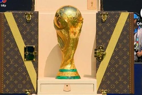 LV trả bao nhiêu tiền để được làm Vali đựng cúp vàng World Cup 2026?