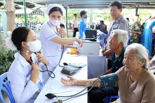 Nỗ lực để mọi người dân đều được chăm sóc tốt sức khỏe