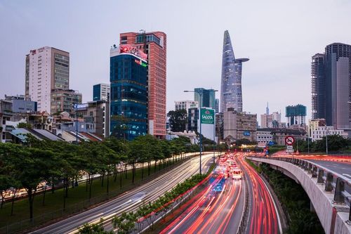 Standard Chartered nâng dự báo tăng trưởng GDP Việt Nam năm 2026 lên 9,5%