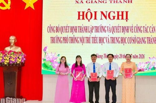 Giang Thành thành lập trường nội trú, tiếp nhận 44 cán bộ, giáo viên