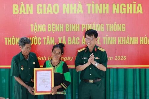 Bàn giao Nhà tình nghĩa cho bệnh binh tại xã Bác Ái Tây