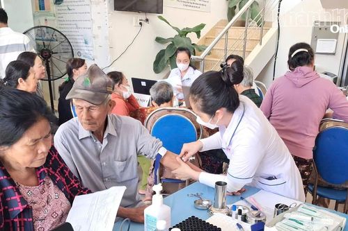 Khám sàng lọc sức khỏe miễn phí cho 700 người dân xã Nam Ninh Hòa