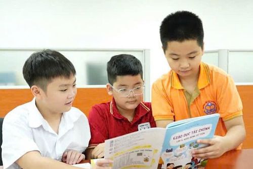 Loạt tỉnh chi hàng chục tỷ đồng miễn phí sách giáo khoa trước lộ trình 3 năm