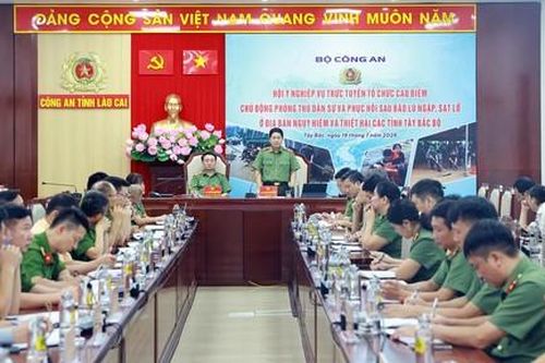 Công an các địa phương xảy ra thiên tai chủ động di dời người dân ra khỏi nơi nguy hiểm