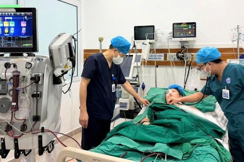 Cứu sống bệnh nhân 16 tuổi sốc tim do viêm cơ tim cấp bằng kỹ thuật ECMO