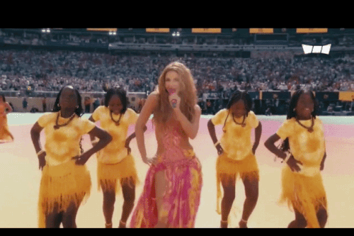 Đằng sau vóc dáng bốc lửa của Shakira