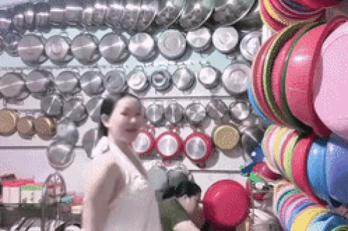 Căn nhà treo 100 chiếc nồi, 60 cái rổ đều tăm tắp ở Miền Tây