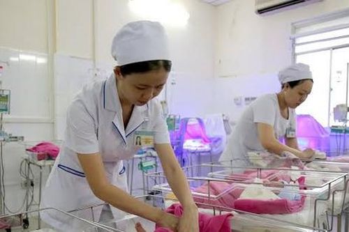 Đề xuất nhiều chính sách hỗ trợ cho gia đình sinh 2 bé gái