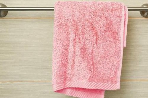Chuyên gia cảnh báo nguy cơ lây bệnh từ thói quen dùng chung khăn lau tay
