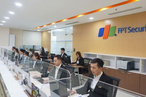 Chứng khoán FPT hoàn thành hơn 50% kế hoạch lợi nhuận sau 6 tháng