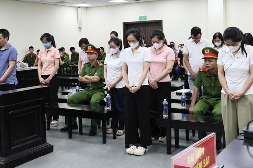 Vợ chồng giám đốc lĩnh hơn 38 năm tù vì sản xuất sản phẩm bảo vệ sức khỏe giả