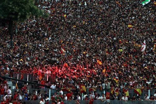 Cả Tây Ban Nha như mở hội, trong ngày đón những nhà vô địch World Cup trở về