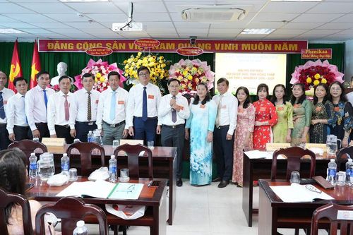 Đồng chí Hồ Ngọc Thuần được bầu giữ chức Chủ tịch Hội Dược học tỉnh Đồng Tháp