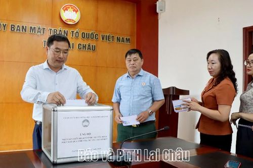 Nhiều tổ chức, cá nhân chung tay hỗ trợ nhân dân vùng lũ Mường Than