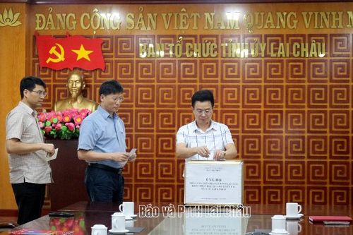 Ban Tổ chức Tỉnh ủy phát động ủng hộ nhân dân trên địa bàn tỉnh Lai Châu khắc phục hậu quả do thiên tai, mưa lũ sạt lở đất