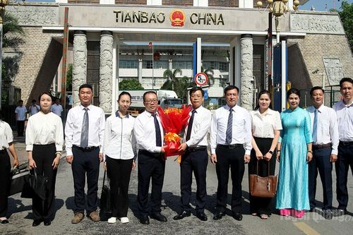 Đoàn công tác Ban Tuyên truyền Châu ủy Văn Sơn (Trung Quốc) thăm, làm việc tại tỉnh Tuyên Quang