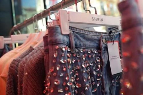 Vòng xoáy Hormuz và phép thử mới với ngành thời trang
