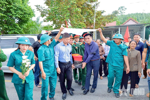 Trở về sau 48 năm