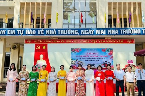 Từ giữ vững nền nếp đến nâng cao chất lượng giáo dục ở Trường THCS Lũng Hòa