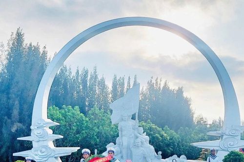 Xúc động lễ tưởng niệm các liệt sỹ ở Gạc Ma