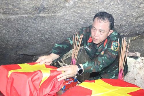 Tìm thấy hài cốt liệt sĩ thứ 8 tại hang Đá Sập, tiếp tục mở rộng phạm vi tìm kiếm