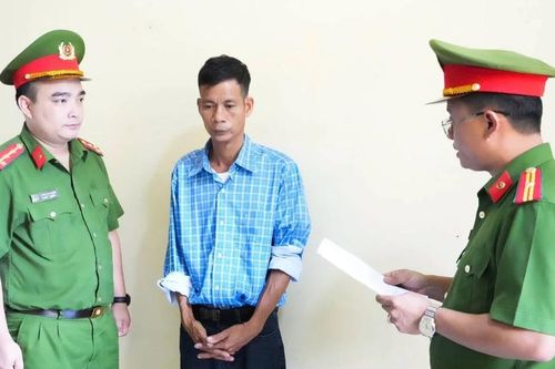 Công nhân rơi từ độ cao 12 mét khi lắp mái tôn, chủ doanh nghiệp bị khởi tố