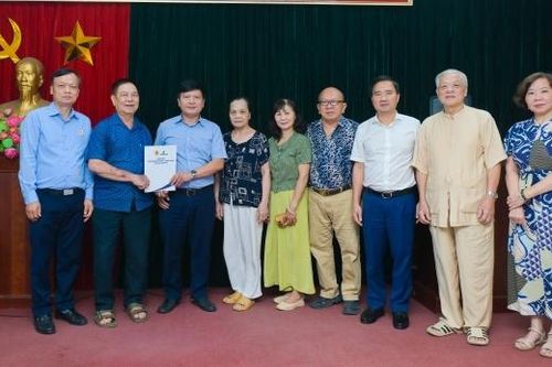 [VIDEO] Petrovietnam thăm hỏi, động viên thương binh, nạn nhân chất độc da cam tại Hà Nội