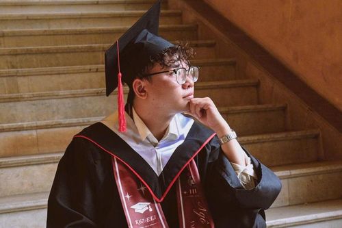 Từng 'lạc lối', thi lại đại học, nam sinh ngược dòng thành thủ khoa kép