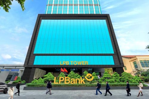 LPBank báo lãi 6.000 tỷ đồng, lương nhân viên tăng gần 40%