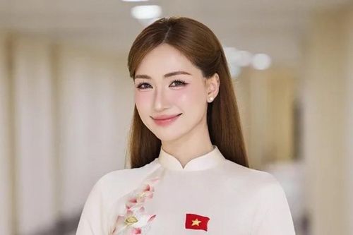 Ca sĩ Hòa Minzy chuyển khoản 100 triệu đồng ủng hộ khắc phục hậu quả thiên tai