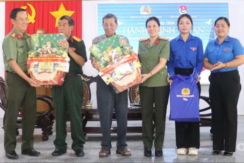 Tuổi trẻ Công an tỉnh An Giang với 'Hành trình tri ân' đầy ý nghĩa ở vùng biên giới