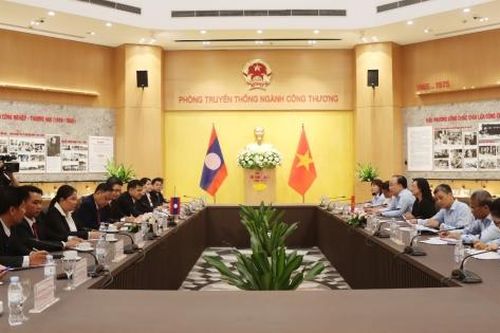 Thứ trưởng Phan Thị Thắng làm việc với Thứ trưởng Bộ Công Thương Lào Phouthavanh Nanthavong