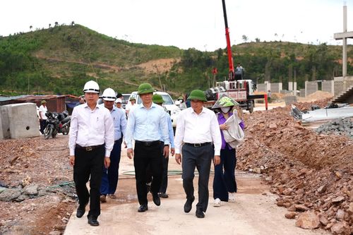 Đẩy nhanh tiến độ dự án Trường nội trú tiểu học và trung học cơ sở Dân Hóa
