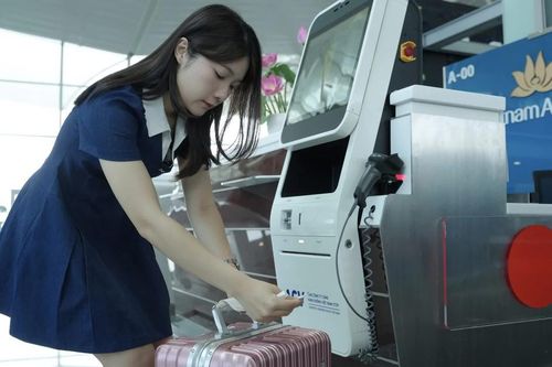 Từ 20/7, khách bay quốc tế có thể tự làm thủ tục gửi hành lý tại Nội Bài