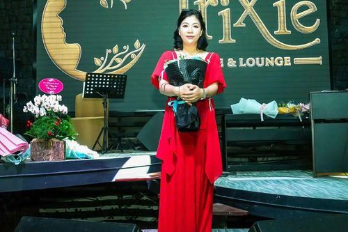 Đinh Phương Anh nhìn lại 15 năm sáng tác trong đêm nhạc đầu tiên