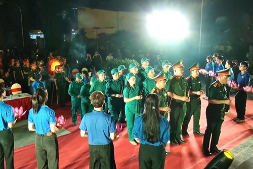 Phường Xuân Đỉnh: Thắp sáng truyền thống từ những ngọn nến tri ân