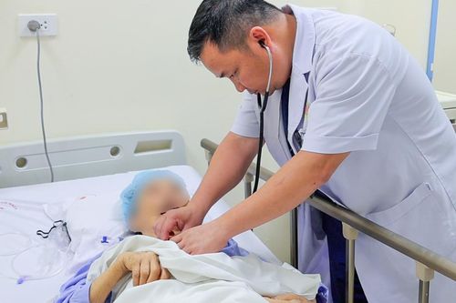 Bác sỹ cứu sống cụ bà 84 tuổi một cách ngoạn mục