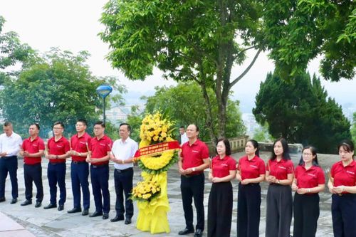 Đảng bộ Agribank Chi nhánh Cao Bằng sinh hoạt chính trị nhân kỷ niệm 79 năm Ngày Thương binh, liệt sĩ