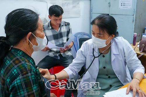 Chung tay chăm sóc sức khoẻ Nhân dân