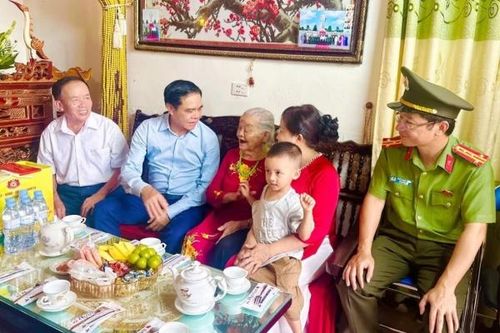Chủ tịch UBND tỉnh Nghệ An dâng hương tri ân các Anh hùng, liệt sĩ tại Nghĩa trang quốc tế Việt - Lào