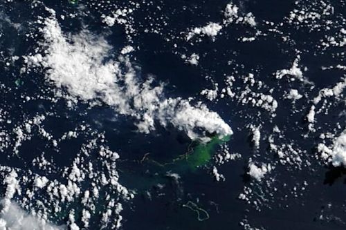 NASA theo dõi sự hình thành hòn đảo mới ở Thái Bình Dương