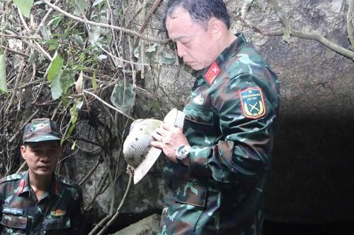 Tìm thấy thêm một hài cốt liệt sĩ cùng nhiều di vật tại hang Đá Sập